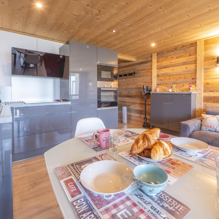 Alpe d'Huez Houses - Chez Val - Magnifique 62m2 pour 6 avec vue montagne splendide - Les Chances - Appartamento con 2 Camere da Letto - 18