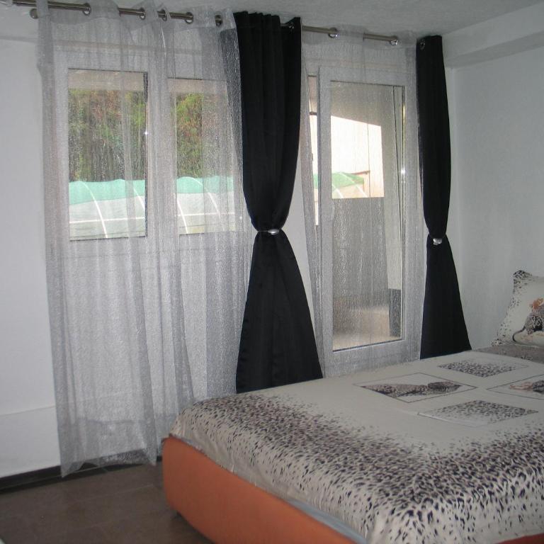 Guest House Dena - One-Bedroom Apartment with Terrace - 20