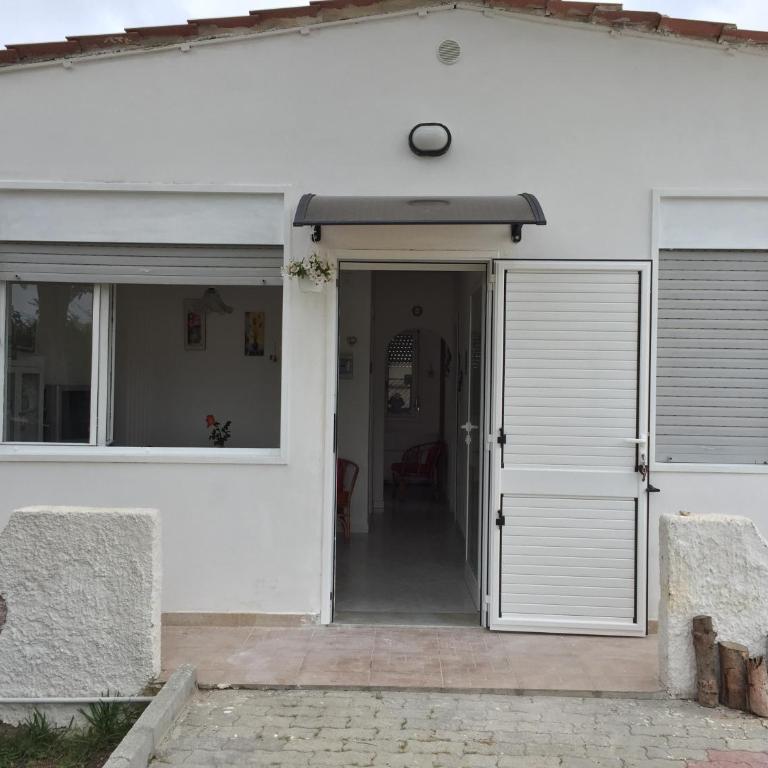 Villa Fiori giardino, 400 m. mare con parcheggio - Casa con 3 Camere da Letto - 19