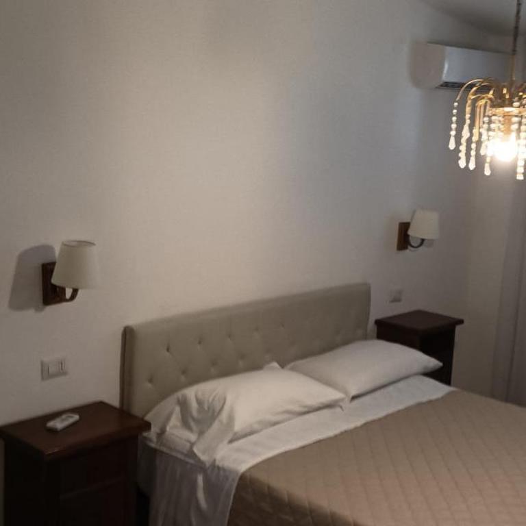 Speedy Guest Rooms - Camere Vicino Aeroporto e Fiera - Camera Quadrupla Deluxe - 10