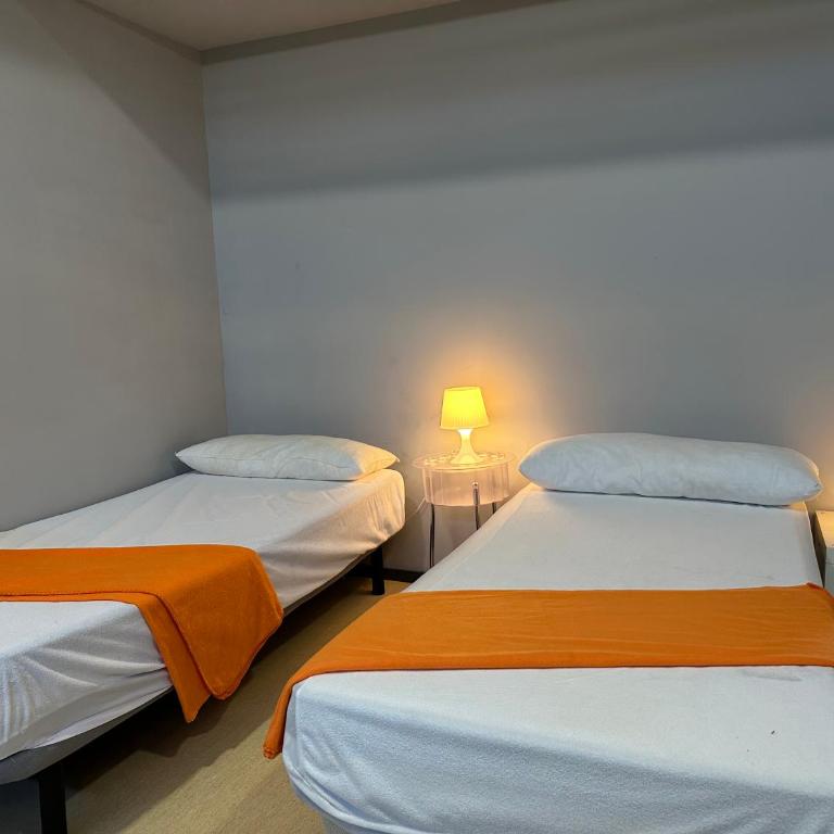 Vigo Beds & Rooms - Cama en habitación compartida con 4 camas - 5