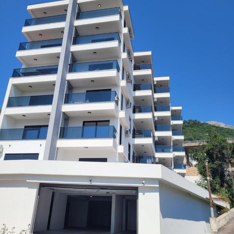 SD LUX APARTMENTS - One-Bedroom Apartment - 1