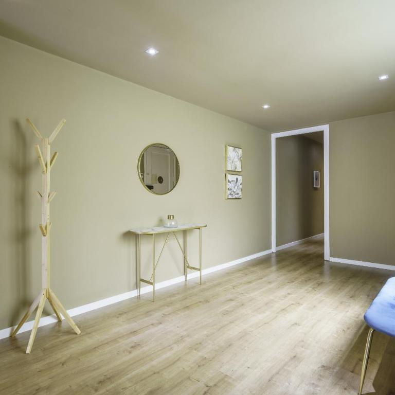 Ola Living Diagonal II Apartments - Three-Bedroom Apartment - 7