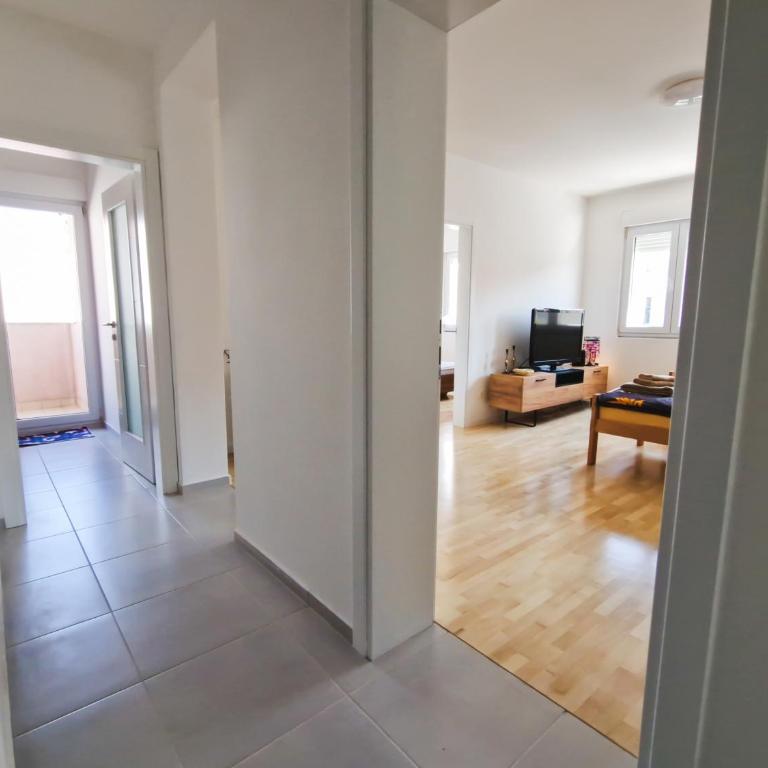 Apartment Ventura - Two-Bedroom Apartment - 27