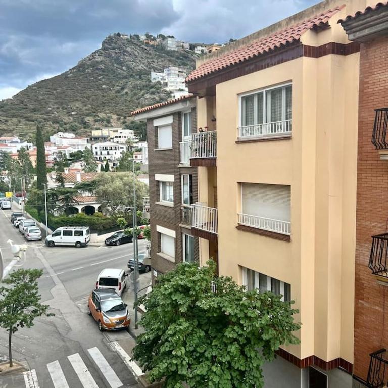 Amplio apartamento tranquilo cerca de la playa - Three-Bedroom Apartment - 22