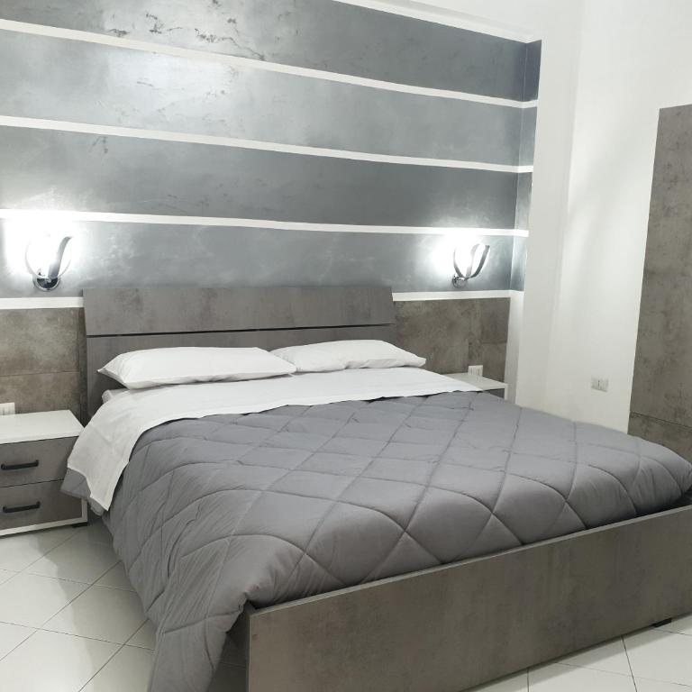 B&B Pompeii Luxury - Camera Tripla con Doccia - 1