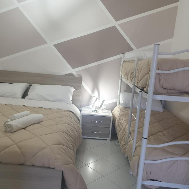 B&B Pompeii Luxury - Camera Quadrupla con Doccia - 2