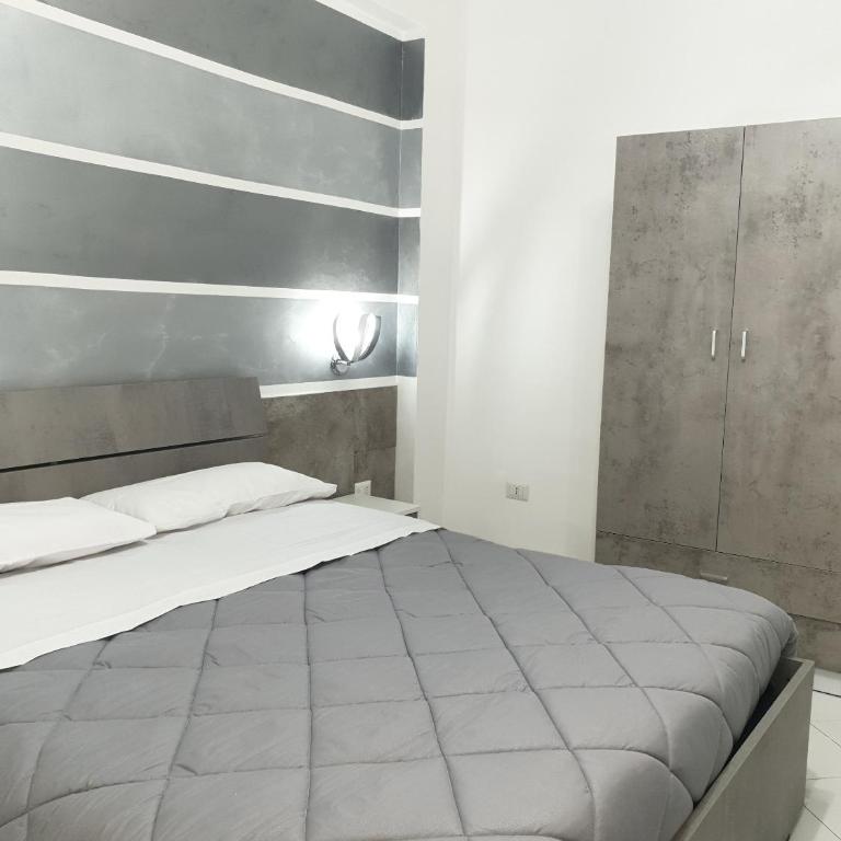 B&B Pompeii Luxury - Camera Tripla con Doccia - 2