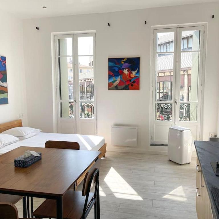 Vue sur la place des Halles, Art Apparts - Appartement 1 Chambre - 11