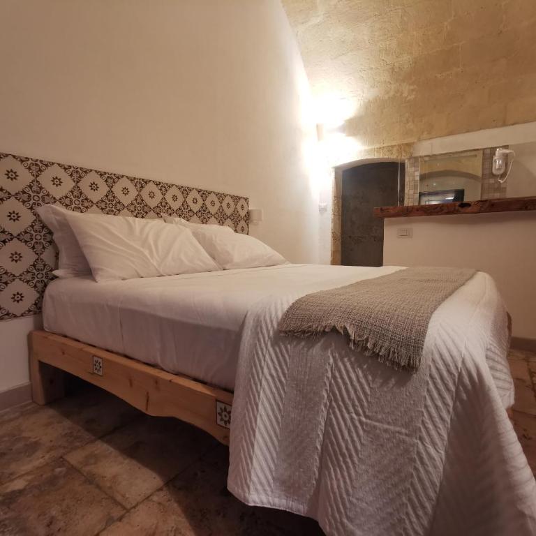 DIONISO Bed & Wellness - Deluxe Double Room with Shower - 5