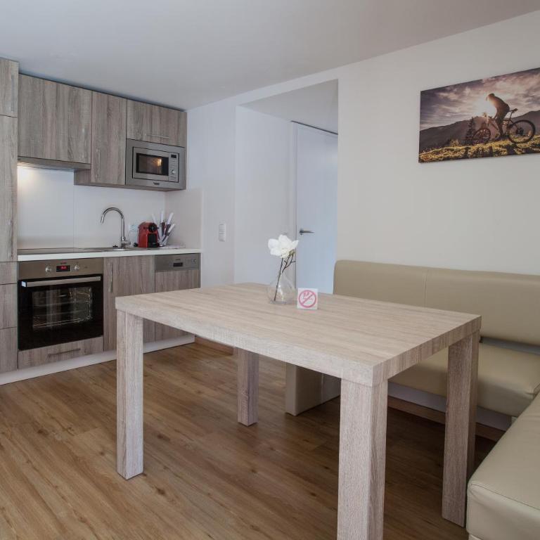 Alpine Appart - Premium Family Apartments and Natural Swimming Pond - Apartment mit 2 Schlafzimmern - 5