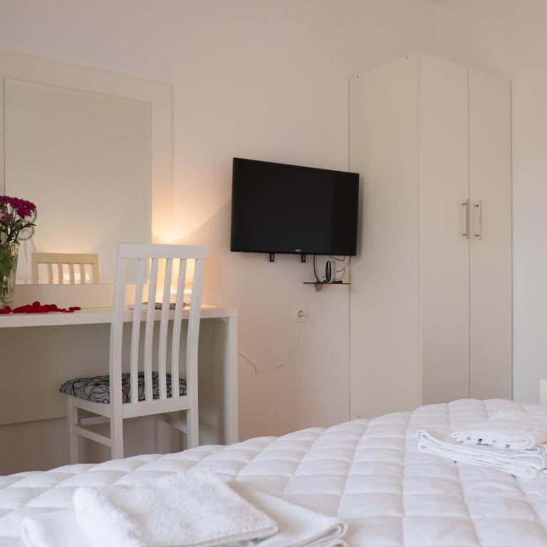 Villa Jelena - Apartman sa Balkonom - 17