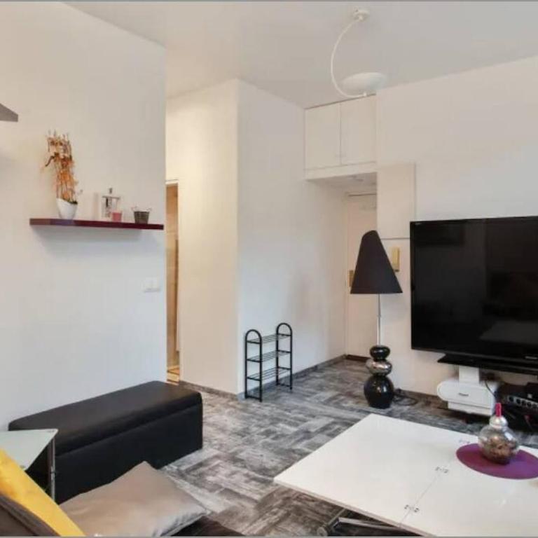 Face aux Thermes: lit double, terrasse, wifi - Appartement 1 Chambre - 4