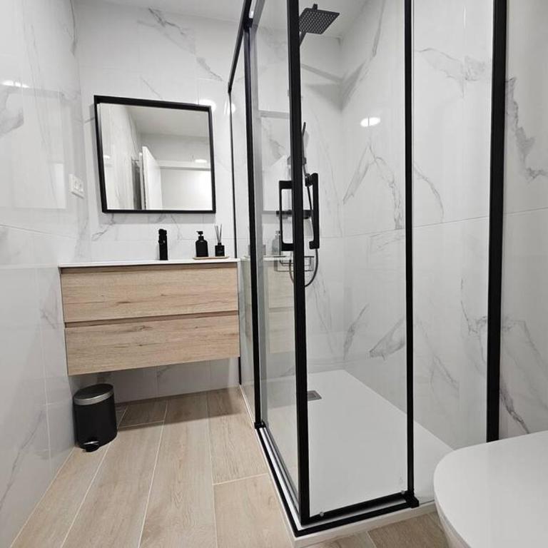 1A102 Moderno y amplio apartamento by R2R Consulting - Apartamento - 23
