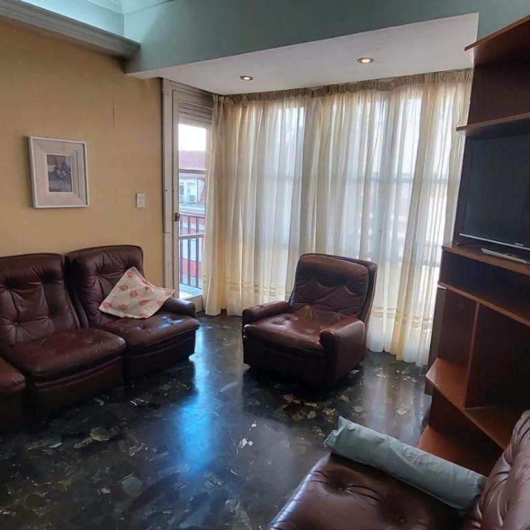 Muy Amplio Departamento en el Centro a cuadras del Mar y Casino - Apartamento de 2 dormitorios - 6