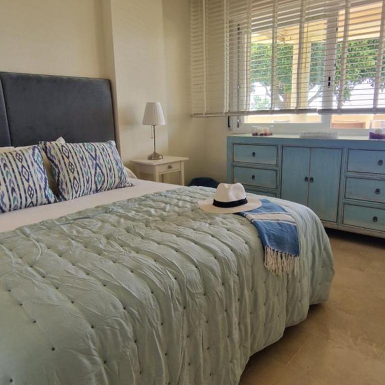 Holidays & Home Beachfront Neptuno I, Sea Views,Pool,Garden, Elviria - Superior Apartment - 9
