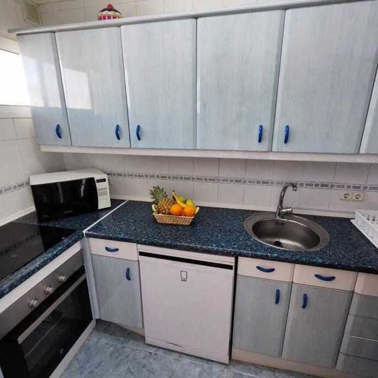 Fuengirola frente al mar Apt - Apartamento de 2 dormitorios - 8