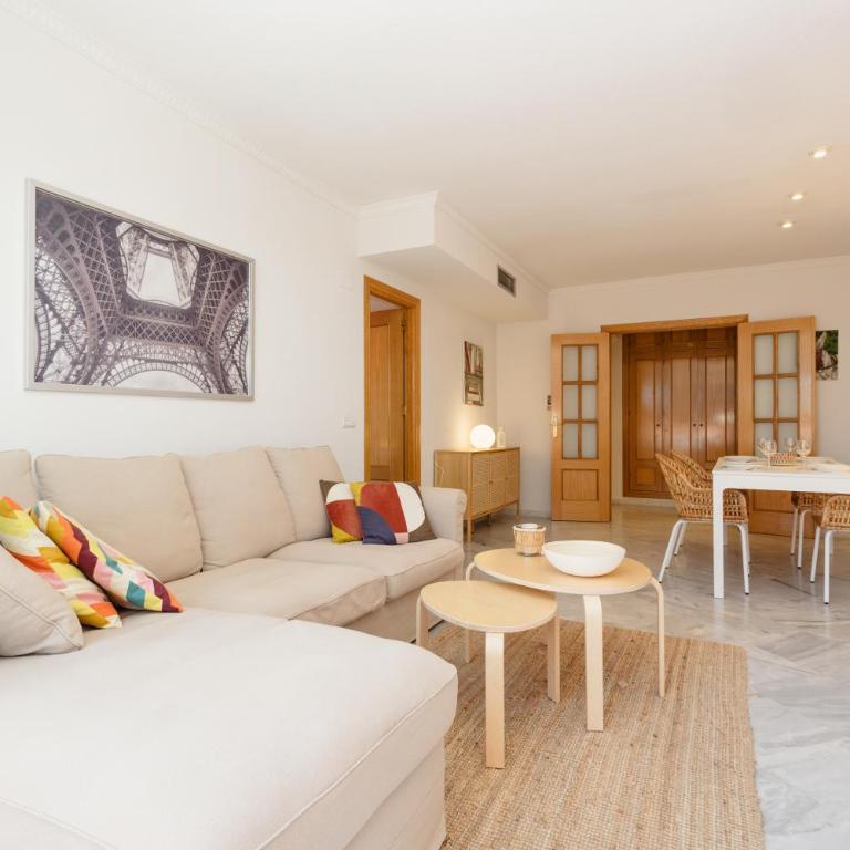 Beachfront apartment with terrace, pool and tennis court in Costabella, Marbella - Two-Bedroom Apartment - 8