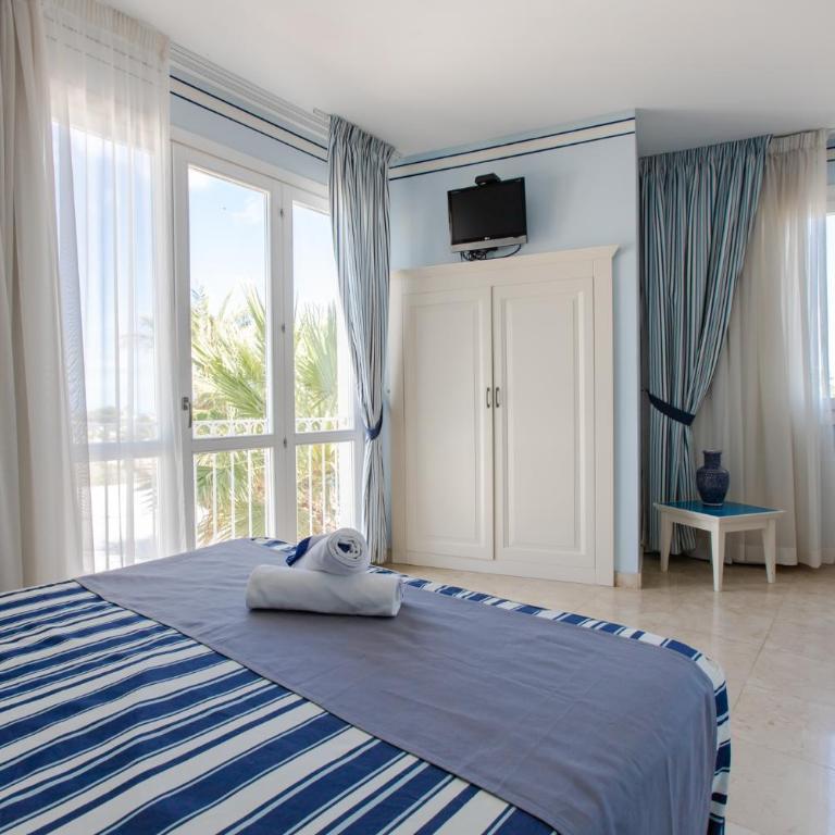 Essence Favignana - Cala la Luna Resort - Superior Quadruple Room - 1