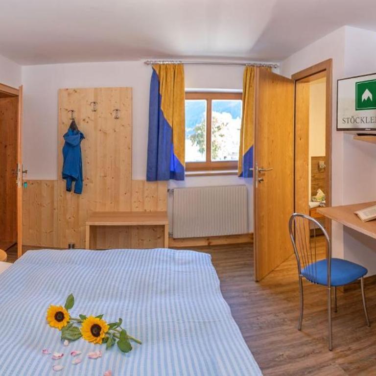 Stöcklerhof - Three-Bedroom Apartment with Shower - 23
