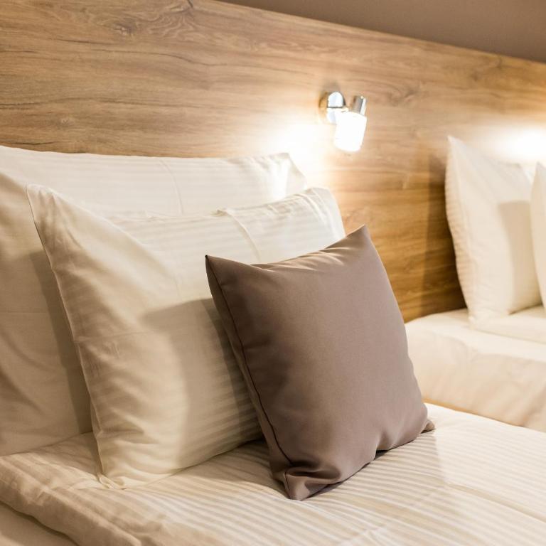 Hotel IN - Dvokrevetna Soba sa Zasebnim Krevetima i Balkonom - 3