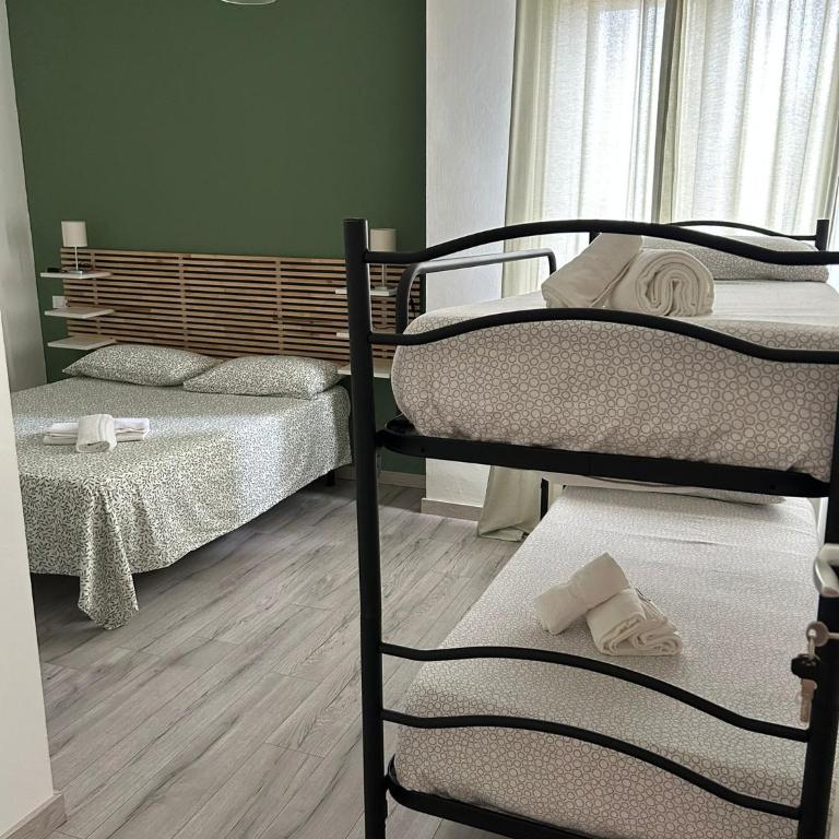 ACCADEMIA Rooms - Camera Quadrupla con Bagno Privato - 1