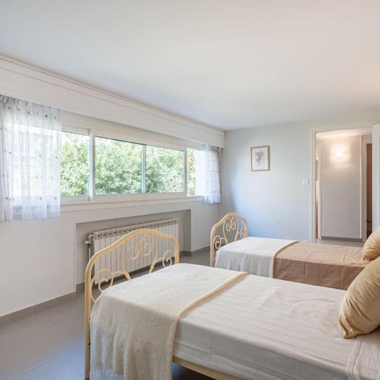 Dream Villa 300m2 & stunning 4000m2 private garden - Villa - 57