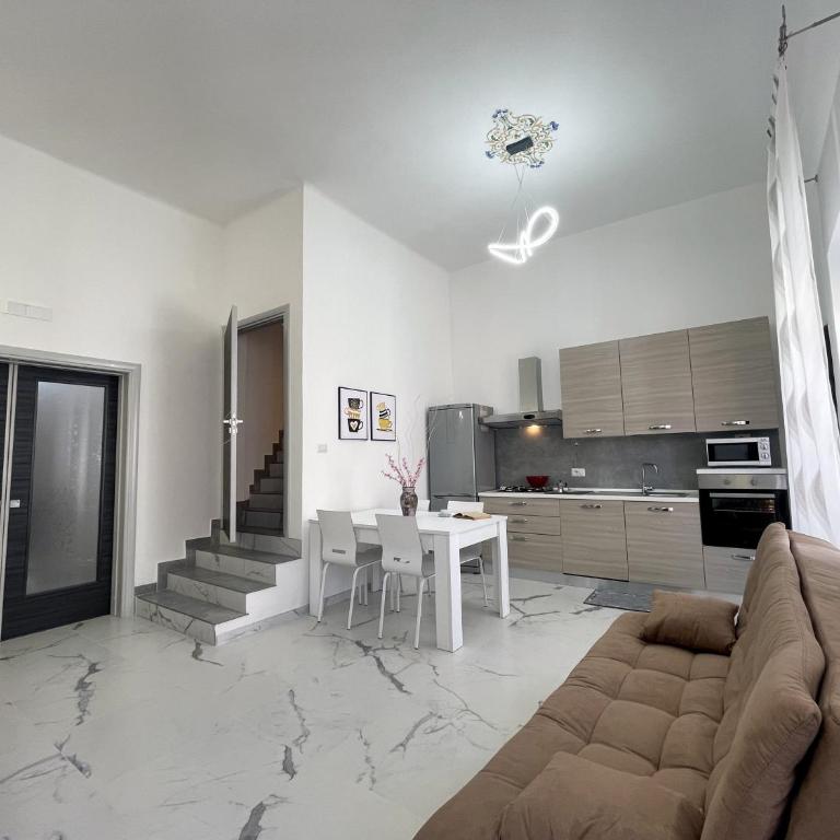 Palazzo degli Artigiani In centro a Gallipoli - Appartamento con 2 Camere da Letto - 2