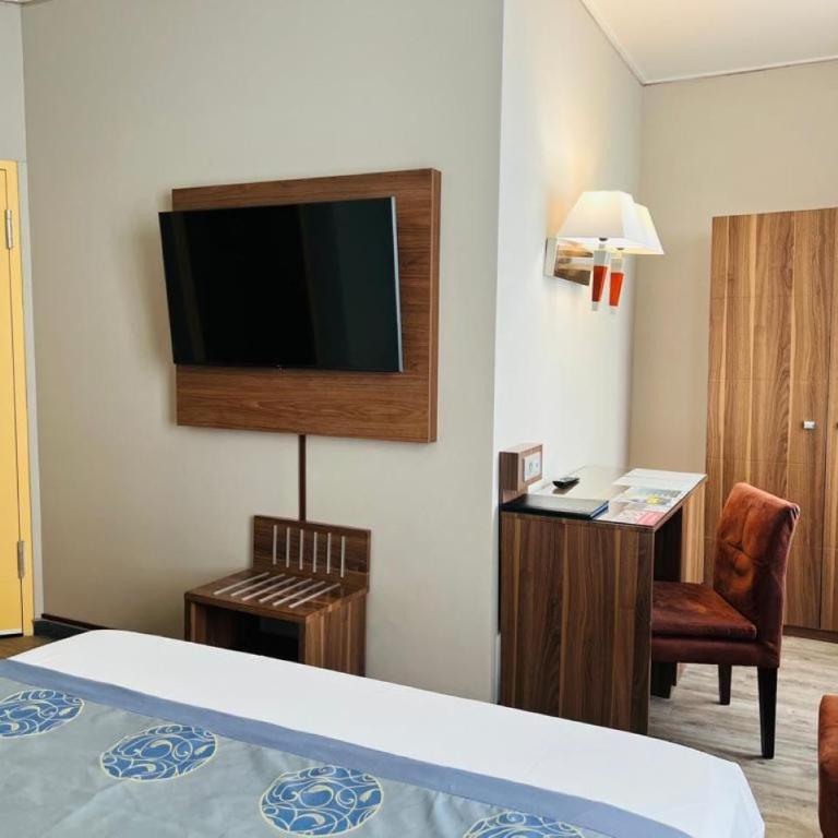 Hotel Capitole - Chambre Double Standard - Vue sur Jardin - 4