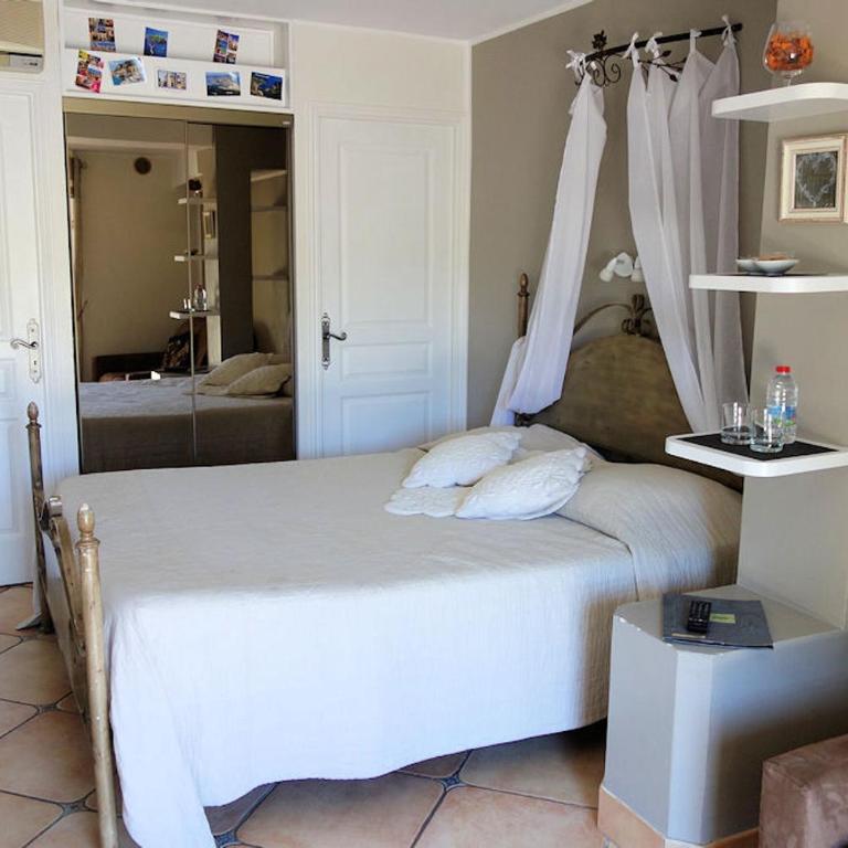 Le Mas des Amandiers - Chambre Double avec Salle de Bains Privative - 7