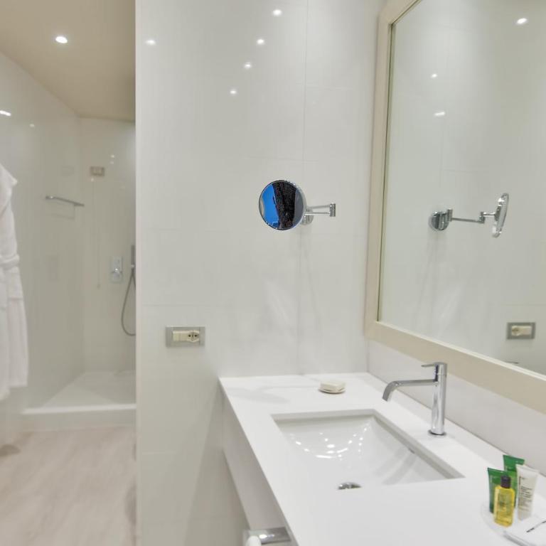 Hilton Sorrento Palace - Deluxe Zimmer mit Kingsize-Bett mit Meerblick - 2