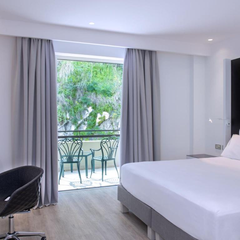 Hilton Sorrento Palace - Superior Zimmer mit Kingsize-Bett - 2