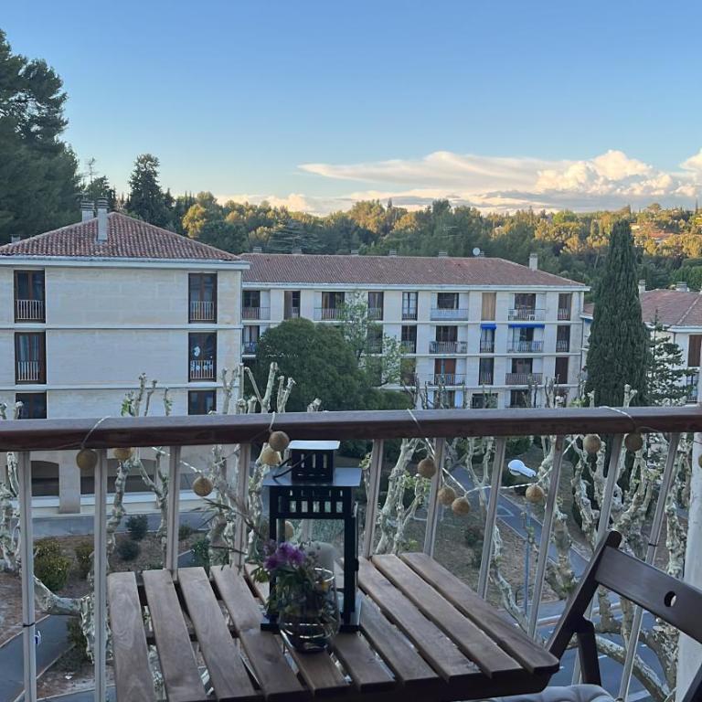 Calme, vue st Victoire, proche centre ville avec parking - Apartamento de 2 dormitorios - 19