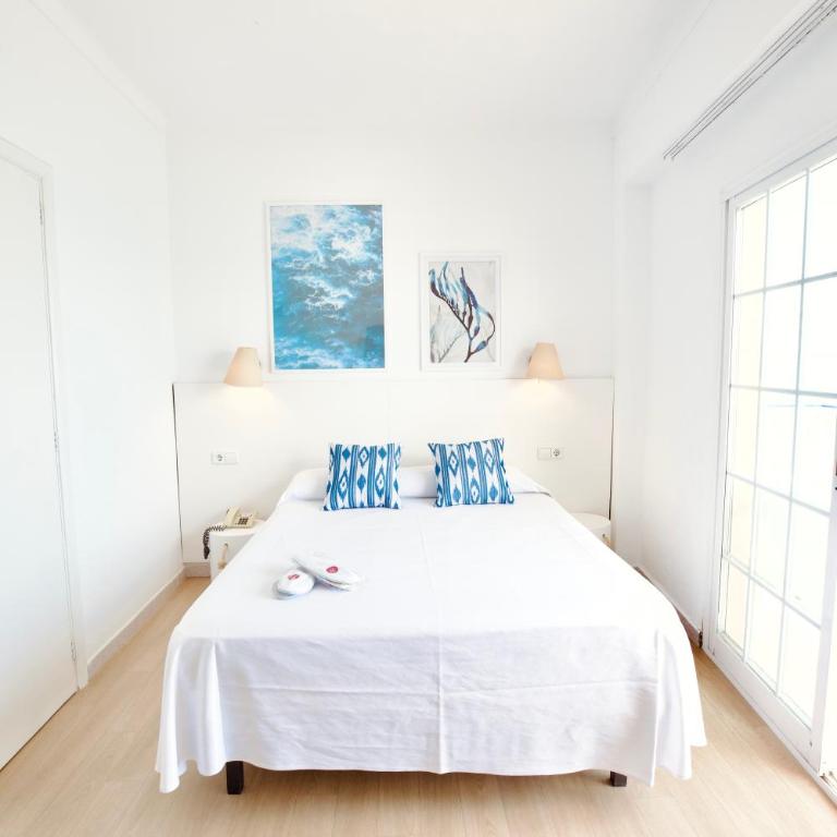 JS Horitzó - Double Room with Balcony - 7