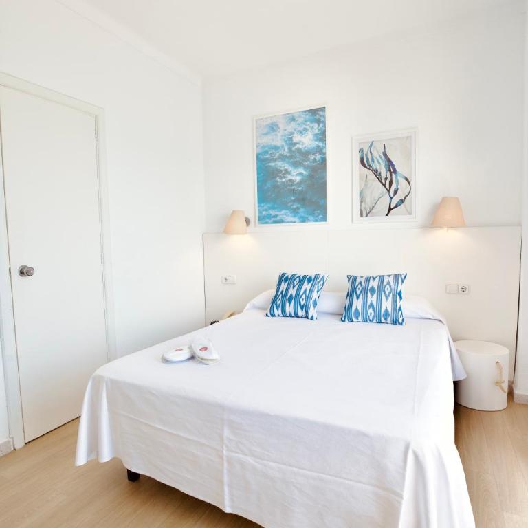 JS Horitzó - Double Room with Balcony - 10