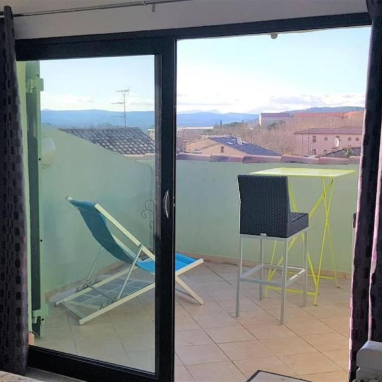 Duplex de charme avec terrasse au coeur du village - Appartement en Duplex - 17