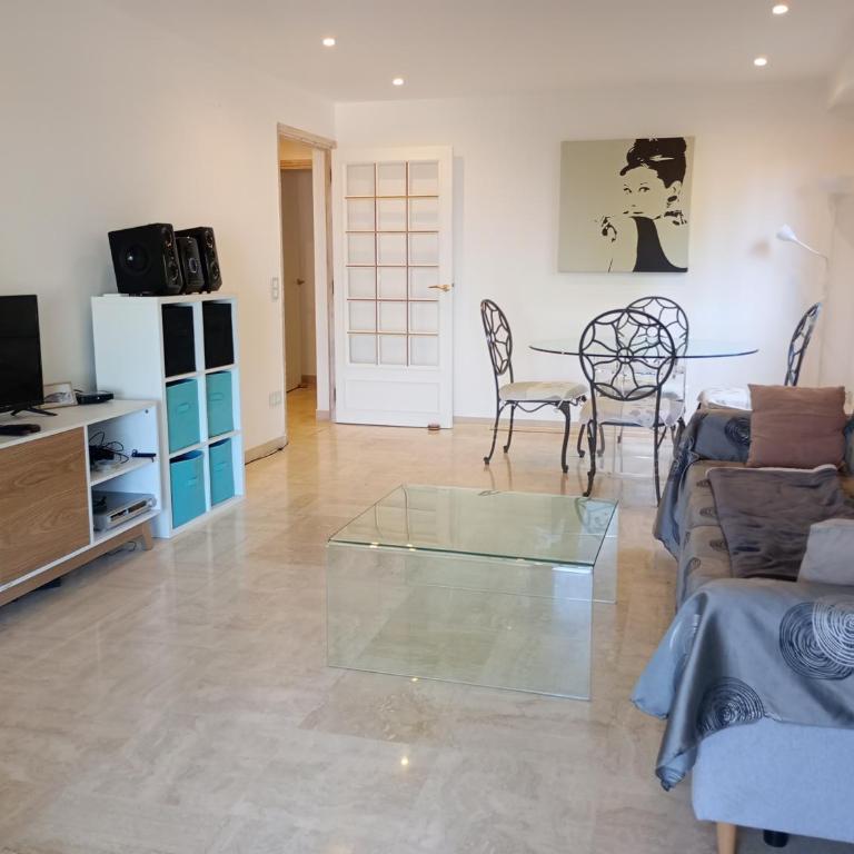 3 pièces avec piscine et jardin - Apartment mit 2 Schlafzimmern und Gartenblick - 3