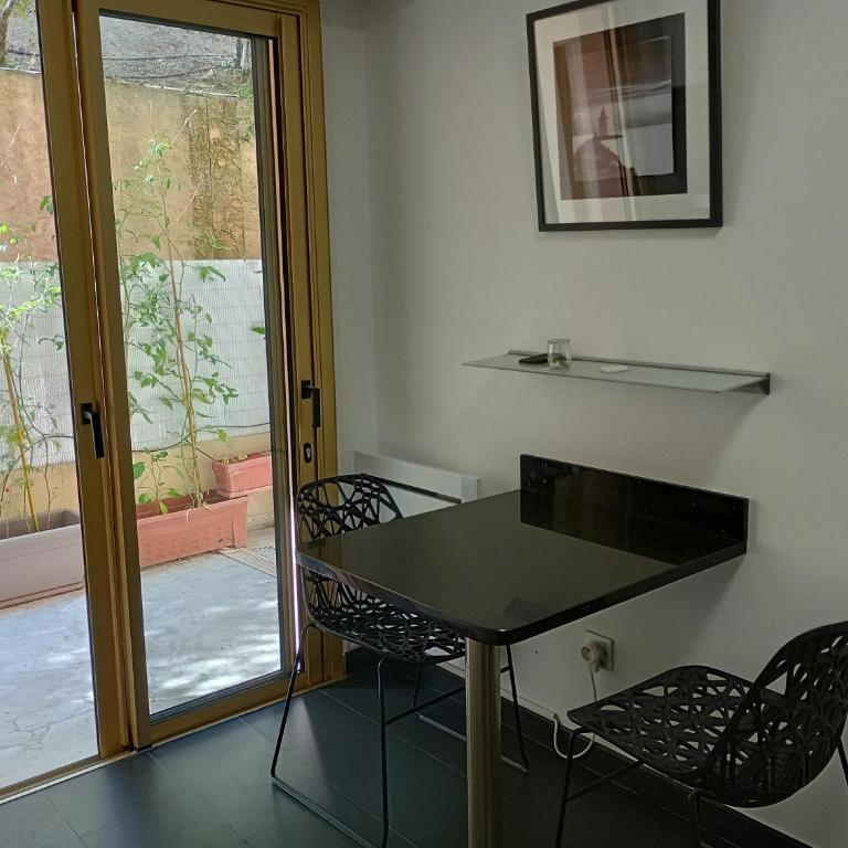 3 pièces avec piscine et jardin - Apartment mit 2 Schlafzimmern und Gartenblick - 4