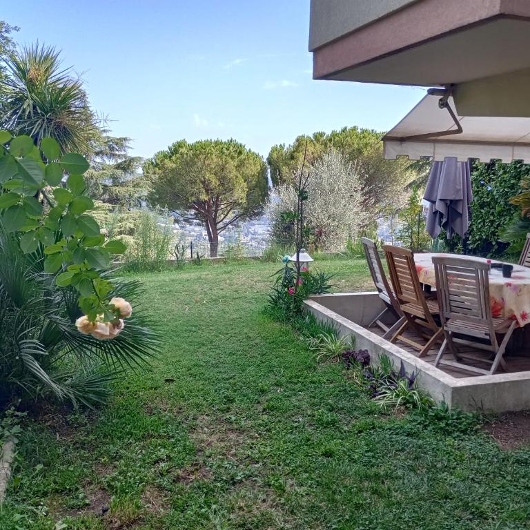 3 pièces avec piscine et jardin - Apartment mit 2 Schlafzimmern und Gartenblick - 10