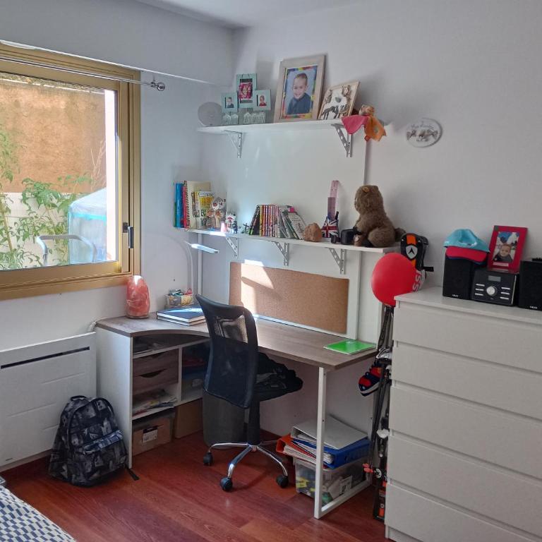3 pièces avec piscine et jardin - Apartment mit 2 Schlafzimmern und Gartenblick - 12