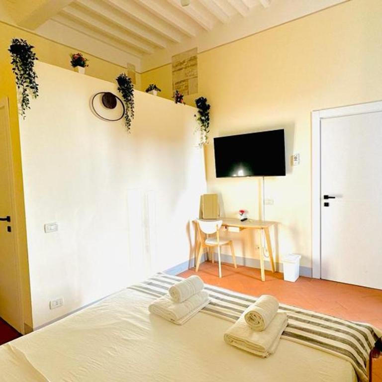 Le Stanze Di Piazza Cairoli - King Room with Lake View - 1