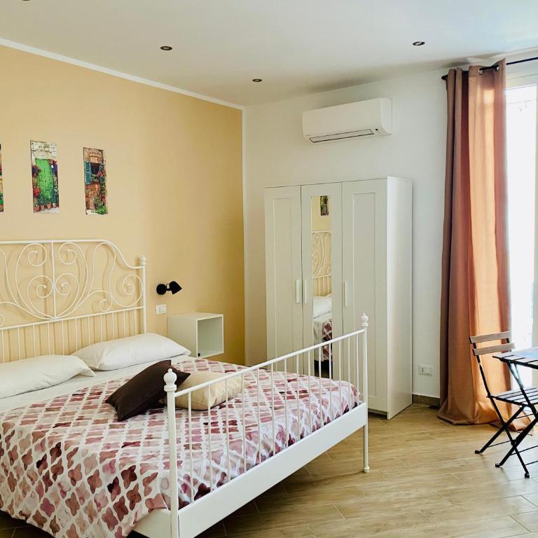 Pindemonte Suites - Camera Matrimoniale - 1