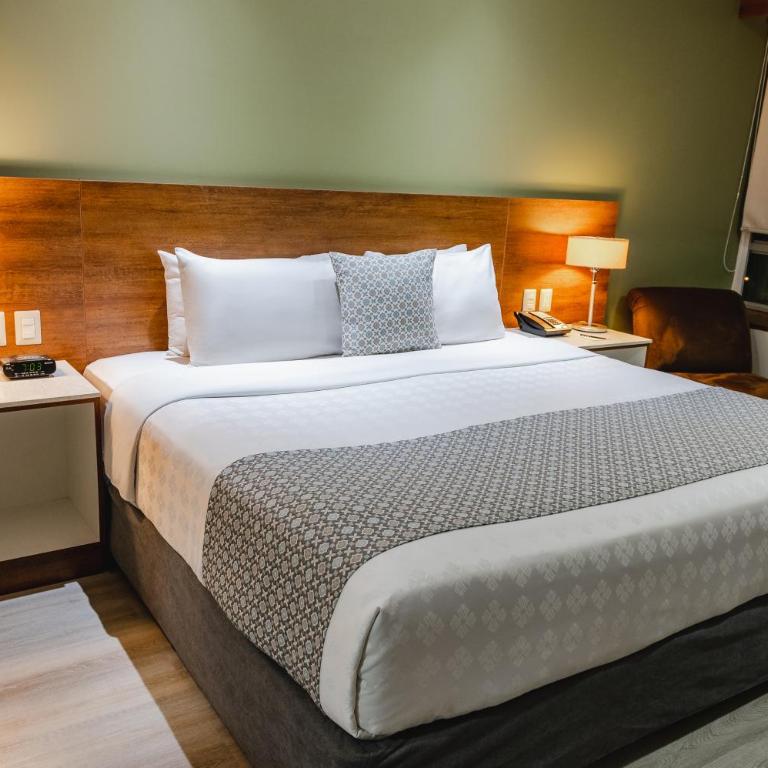Wyndham Garden Guayaquil - Habitación Business con cama doble grande - 2