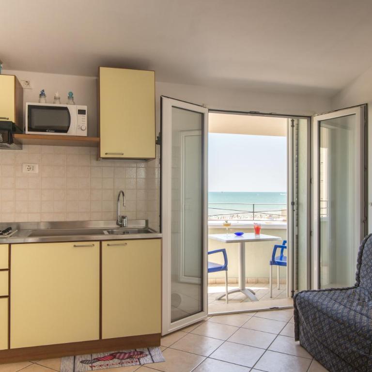 Residence Saturnia - Appartamento con Vista Mare - 10