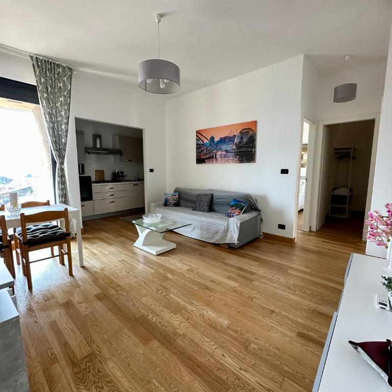 Due Passi dal Porto - Appartamento con 2 Camere da Letto - 22