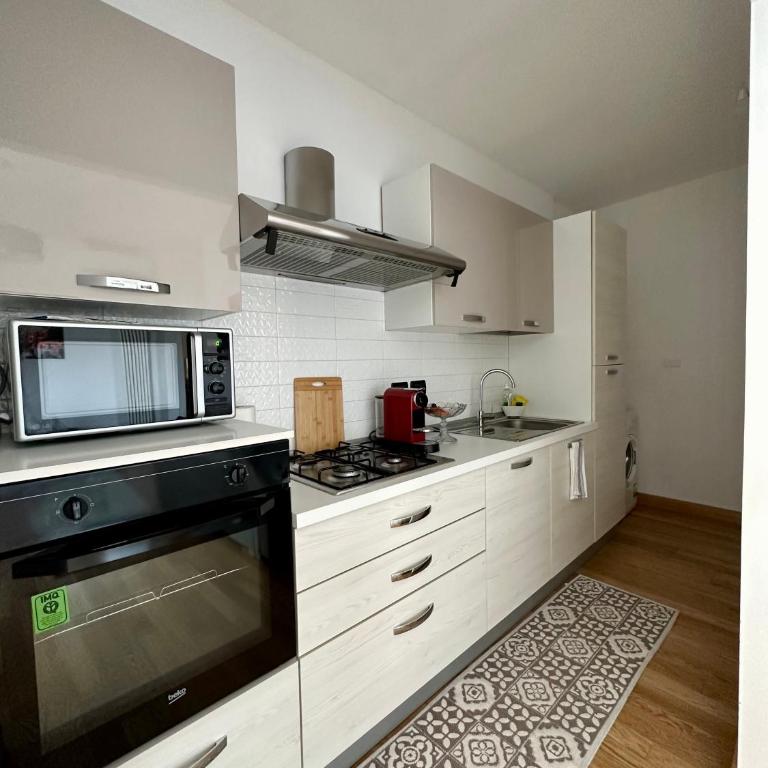 Due Passi dal Porto - Appartamento con 2 Camere da Letto - 8