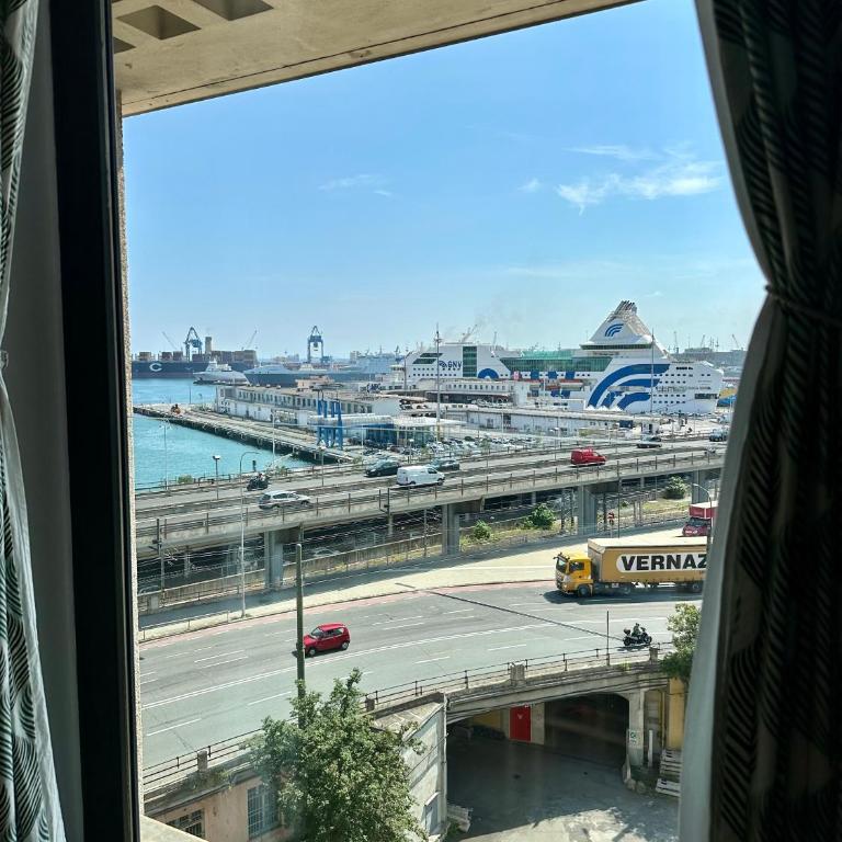 Due Passi dal Porto - Appartamento con 2 Camere da Letto - 23