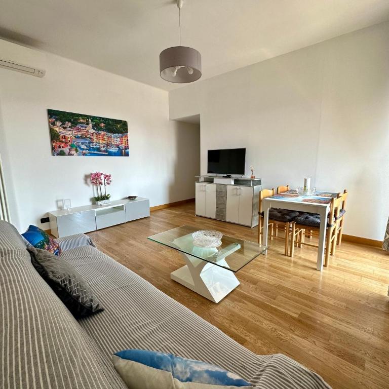 Due Passi dal Porto - Appartamento con 2 Camere da Letto - 25