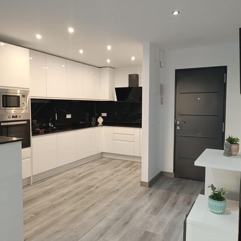 Apartamento Cristina 3 - Playa Arenal Bol - Two-Bedroom Apartment - 7