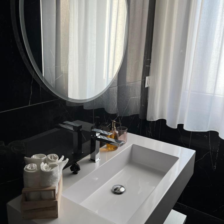 CUORE - LUXURY ROOMS - Camera Matrimoniale con Balcone - 7